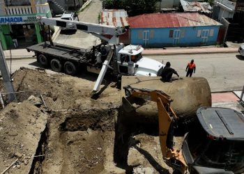 MICM y CECCOM desmantelan estación clandestina que operaba con tanques soterrados en San Juan