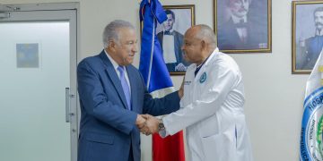 Andrés Bautista, ministro Presidencia, visita Hospital General Docente de la Policía Nacional
