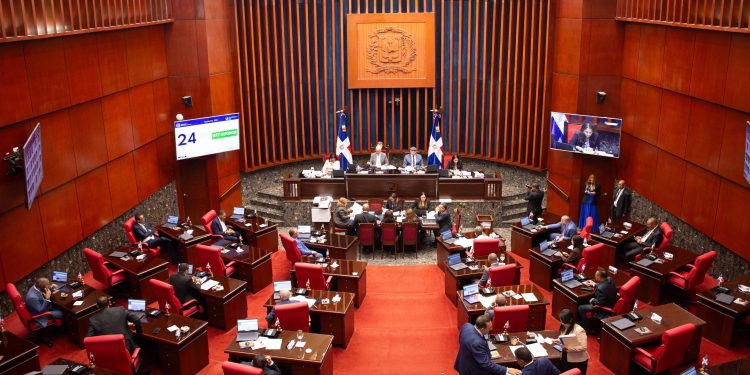 Senado aprueba ley que crea marco regulatorio para la inversión nacional y extranjera