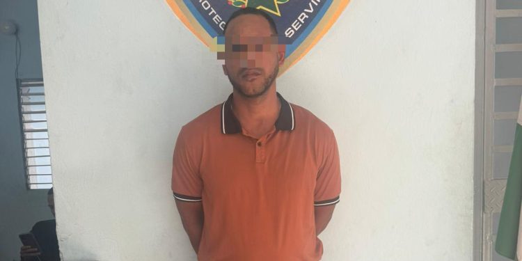 Policía apresa hombre acusado de agredir sexualmente a una menor en Los Guaricanos, SDN