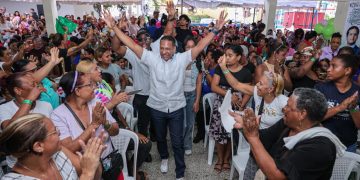 Pedro Jiménez rinde homenaje y lleva regalos y alegría a cientos de madres de la circunscripción 2 del Distrito Nacional