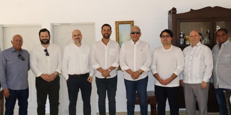 Andrés Bautista y Hostos Rizik recorren carretera Ramón Cáceres para iniciar estudios de ampliación a cuatro carriles, dispuestos por el Presidente Luis Abinader