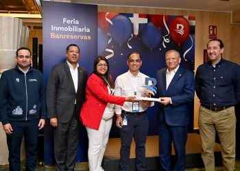 Banreservas reconoce en Madrid a inmobiliarias y desarrolladores destacados por resultados de feria inmobiliaria en Estados Unidos