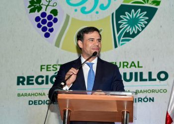 Festival Cultural de la Región Enriquillo cierra con reconocimientos del Senado y concierto