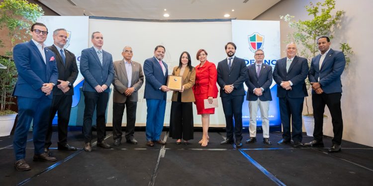 Adesinc resalta impacto económico y transformación del sector de vigilancia privada