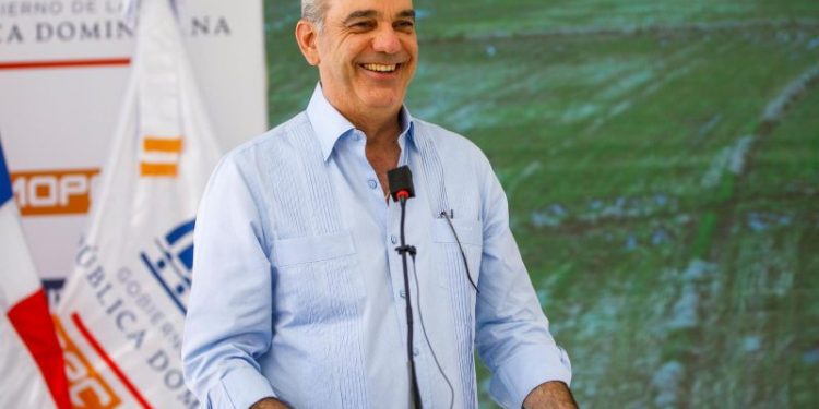 Encuesta Gallup: Mayoría de la población dominicana valora como favorable gestión de Abinader, pese a crisis global