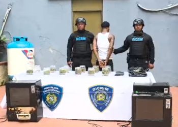 Policía interviene punto de venta de drogas en Capotillo y detiene a un hombre durante operativo