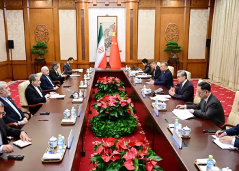 Tras la reunión en China, el régimen de Irán dijo que solo accederá a un acuerdo de paz con Estados Unidos si le resulta “justo”