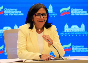 Venezuela eleva ingreso mínimo integral a 240 dólares