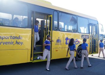 Gobierno evalúa incluir a colegios privados en transporte escolar TRAE