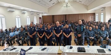 Policía Nacional imparte jornada sobre manejo de emociones, violencia intrafamiliar y uso proporcional de la fuerza
