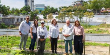 Alcaldesa del Distrito supervisa avances en remodelación del parque Núñez de Cáceres