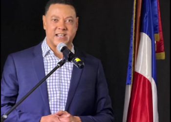 Ubaldo Torres presenta su libro “¡Arriba! Sí, Tú Puedes” en Nueva York con un emotivo y completo programa