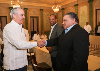 Fenattransc responde con firmeza a la oposición y garantiza que no habrá aumentos en pasajes ni flete de carga
