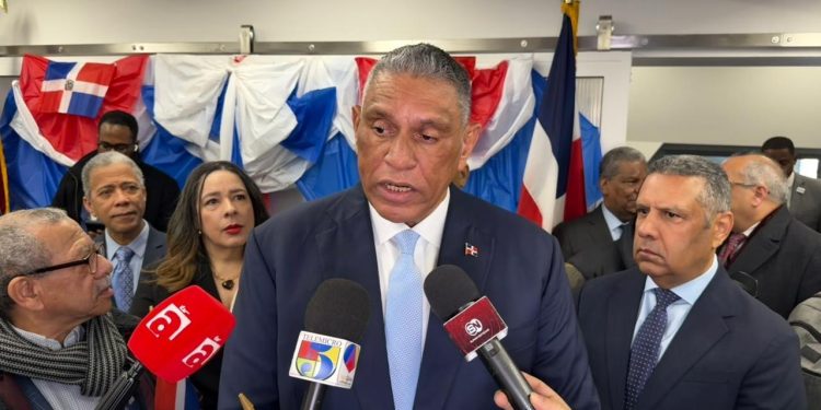 Cónsul Jesús Vásquez resalta crecimiento político de la diáspora y defiende representación electoral dominicana en el exterior