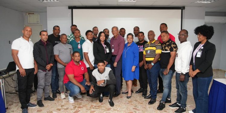 Ministerio de Energía y Minas crea el primer equipo de inspectores de seguridad de la mina de larimar tras capacitación a brigadistas
