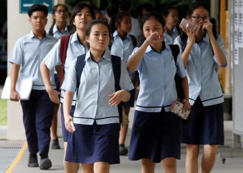 Singapur autoriza a profesores a azotar a alumnos desde los 9 años para combatir el bullying escolar