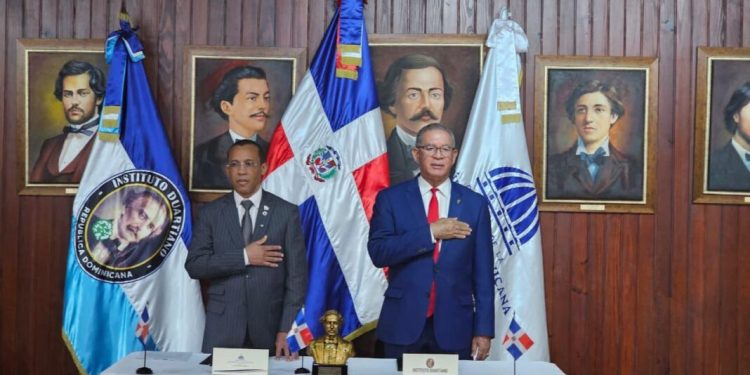 Instituto Duartiano y Contraloría firman convenio para fortalecer valores patrióticos y promover transparencia