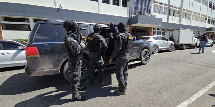 Extraditan a Puerto Rico a un dominicano acusado de asesinato en primer grado