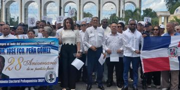 MEP realiza acto de recuerdo a Peña Gómez a 28 años de su muerte: “Hasta el cielo lloró su partida”