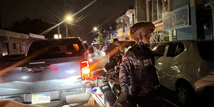 Dirección Regional Santo Domingo Norte mantiene presencia policial sostenida en sectores del municipio