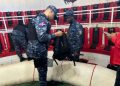 Policía clausura gallera clandestina y ocupa armas durante operativo en Villa Hermosa, La Romana