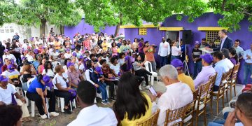 Johnny Pujols afirma que “el pueblo aclama el regreso del PLD”, y juramenta a decenas de jóvenes y dirigentes del PRM en San Cristóbal