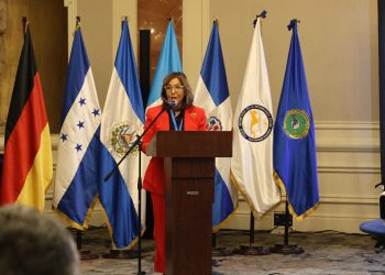 RD estudia el modelo guatemalteco de atención a migrantes retornados