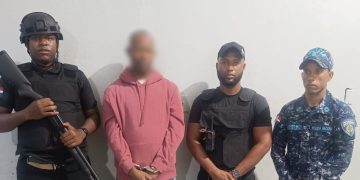 Dictan tres meses de prisión preventiva a dominicano reincidente en tráfico de indocumentados,  sometido a la justicia por Migración