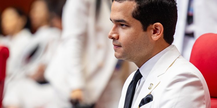 Omar Fernández es el presidenciable opositor con mejor valoración, según Gallup
