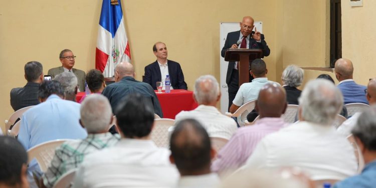 Realizan conferencia sobre el papel de las familias en la Independencia Dominicana