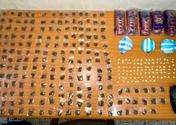 Policía desarticula presunta banda vinculada a robo millonario en residencia de La Vega; ocupan fusil AR-15, drogas y vehículos