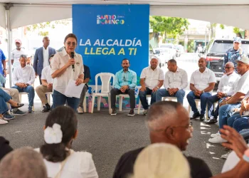 Carolina Mejía asegura que seguirá “poniendo los oídos en el pueblo”