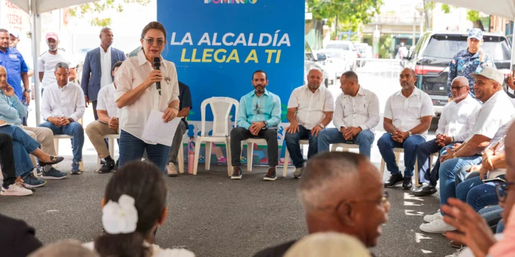 Carolina Mejía asegura que seguirá “poniendo los oídos en el pueblo”