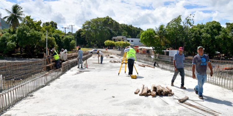 Avanza a ritmo acelerado el puente de los hierros, una nueva puerta de entrada a Baní