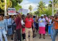 Comunidades en El Higüero paralizaron actividades productivas, educativas y de transporte en demanda de carretera, aceras y contenes