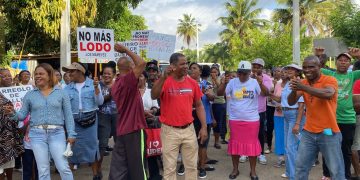 Comunidades en El Higüero paralizaron actividades productivas, educativas y de transporte en demanda de  carretera, aceras y contenes
