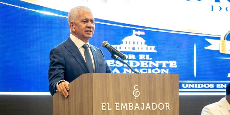 Ricardo de los Santos afirma que acuerdo migratorio con EE. UU. respeta la Constitución y la soberanía nacional