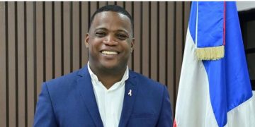 Presidente Luis Abinader designa a Robert Martínez como vicecónsul en Panamá