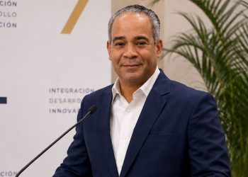 Hernani Aquino alerta por silencio de la JCE ante campañas prematuras