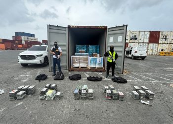 Puerto Caucedo: DNCD atrapa 120 paquetes de cocaína camuflada en equipos médicos