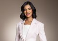 Alcalde de Chicago usa el micrófono de la cónsul Omara Corporán para inspirar a la juventud dominicana