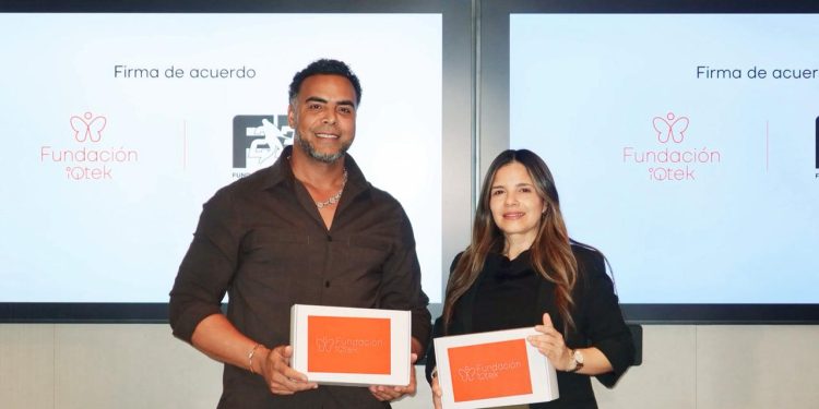 Fundación iQtek y Boomstick23 Foundation suscriben acuerdo para impulsar la formación tecnológica de jóvenes