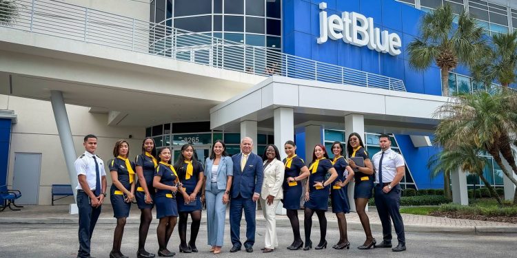 Exitosa práctica internacional de Tripulantes VIP en la “Universidad de JetBlue” – Orlando, Florida