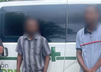 DGM detiene ambulancia transportando haitianos indocumentados en Dajabón