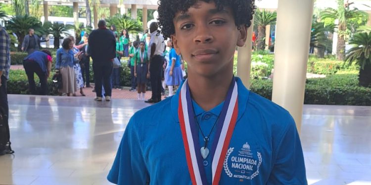 Faudy Estevez del Colegio Montessori Manaen gana primer lugar en Olimpiadas del MINERD en años consecutivos