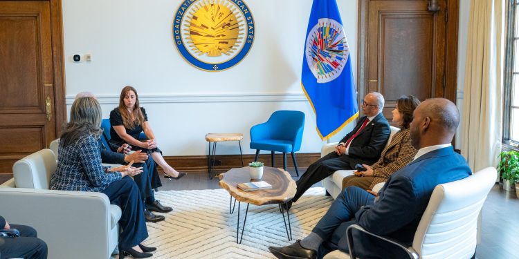 Ricardo de los Santos y secretario general de la OEA abordan cooperación regional frente a drogas sintéticas