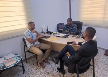 Autoridades policiales sostienen reuniones de trabajo con comunitarios de Los Guaricanos
