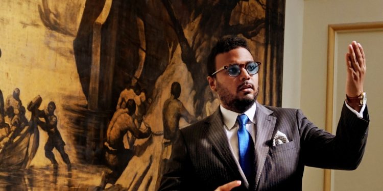 Sergio Cross llama a agilizar leyes protectoras del Centro de los Héroes y del Palacio Nacional