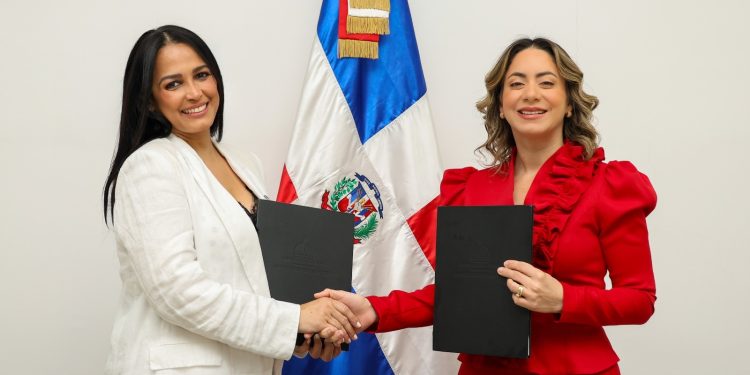 En Madrid impulsan programa de formación para mujeres dominicanas en España